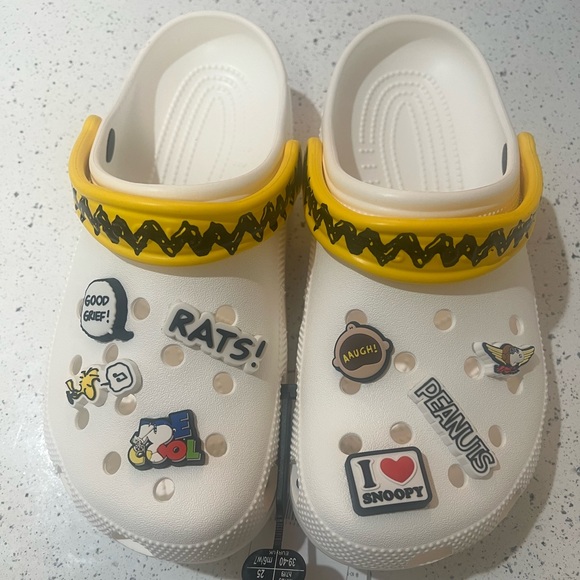 CROCS Shoes Peanuts And Charlie Brown Crocs Clogs Size 6m 8w Poshmark